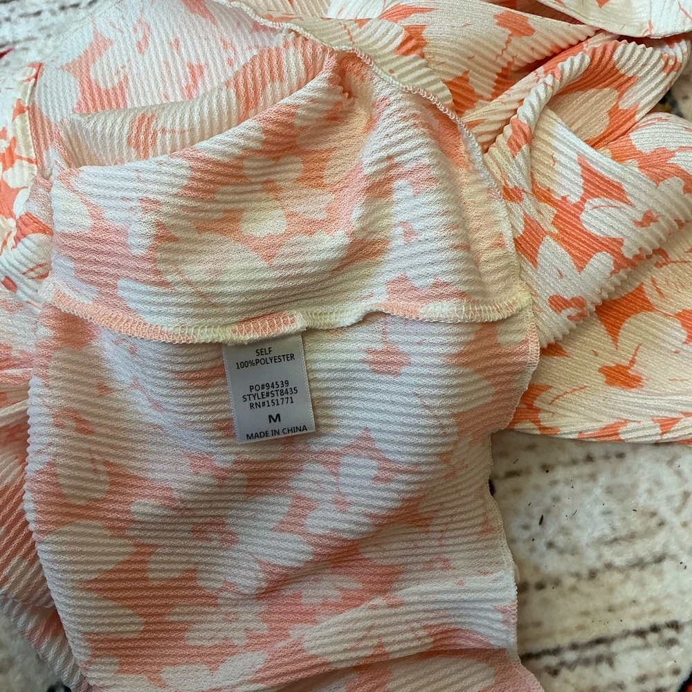 Le Lis Orange and White Floral Button-Down Shirt Sz M - Picture 6 of 6